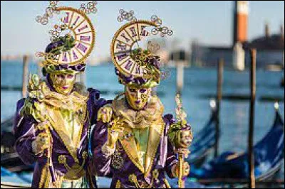 Le Carnaval de Venise a lieu tous les ans.