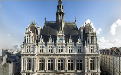 En 1900, quel pourcentage de la population parisienne représentaient les domestiques ?