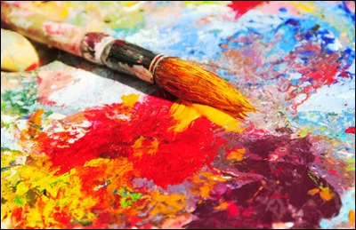 Stéphanie doit réaliser une esquisse de sa maison de rêve. Elle se trouve en cours...