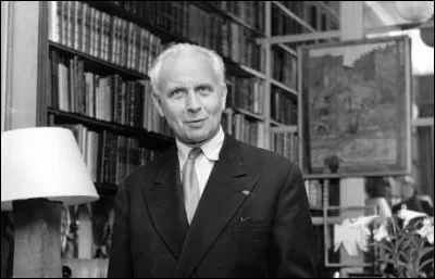 Vous vous étiez servis simplement de vos armes
La mort n'éblouit pas ... ...