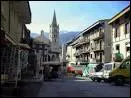 Un superbe cirque montagneux aux confins des Ecrins, du Queyras et de l'Embrunais. Au centre, une petite ville, avec 4 portes troites, petites places, la tour d'Eygliers.