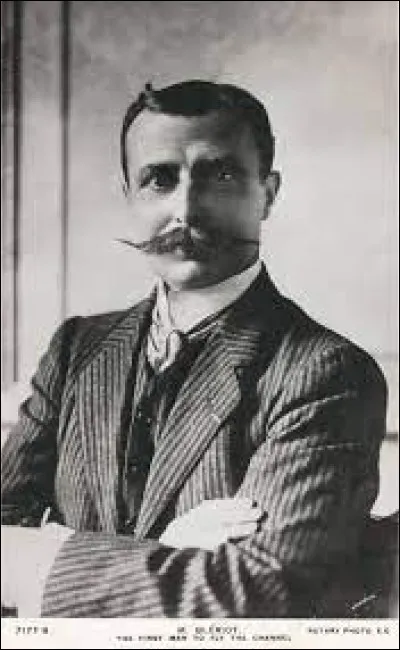Louis Blériot a été le premier à traverser :
