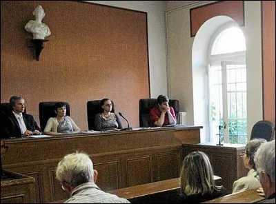 Au tribunal des prud'hommes, combien de juges statuent sur le litige ?