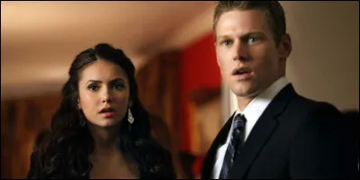 Sur l'image précédente, comment se prénomme la fille ?