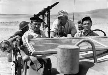 Charles Aznavour qui joue dans ...