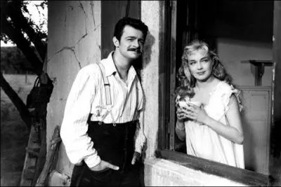 Serge Reggiani qui joue dans ...