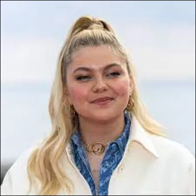 Quel num&eacute;ro porte la 'chambre' donnant le titre au premier album de la chanteuse Louane ?