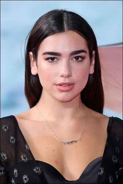 Dua Lipa est née en 1995, elle est du signe du...