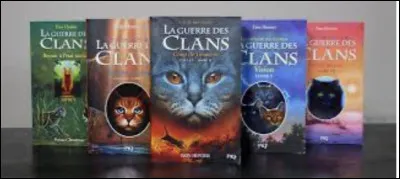 Qui devient le lieutenant dÉtoile Bleue après lexil de Griffe de Tigre ?