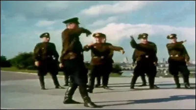 Quelle chanteuse nous invitait à danser "Le Casatchok" ?