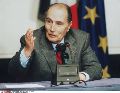 Quand François Mitterrand est-il élu président ?