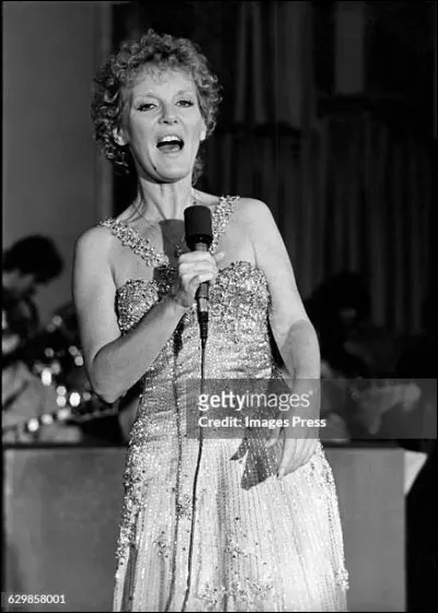 Il paraît que marcher dedans du pied gauche ça porte bonheur