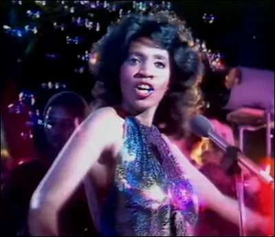 Trouvez le nom de cette chanteuse qui interpréta Ring my Bell, si vous ne voulez pas vous faire sonner les cloches !