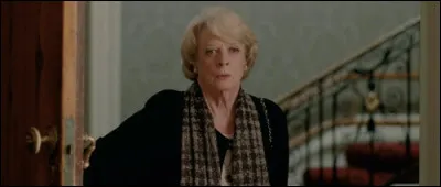 Cette image avec Maggie Smith est tirée...
