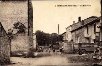 Nous terminons avec cette ancienne carte postale de Vraincourt. Petit village Haut-Marnais de 88 habitants, il se situe en région ...