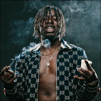 Quel est le thème principal de ses chansons ?