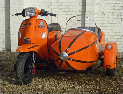 Quel sort lance Harry pour faire exploser le side car ?