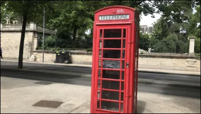 Quel numéro faut-il composer pour accéder au ministère de la magie par la cabine téléphonique ?