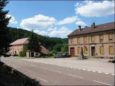 Je vous emmène maintenant en Lorraine, à Bois-de-Champ. Village de l'arrondissement de Saint-Dié, il se situe dans le département ...