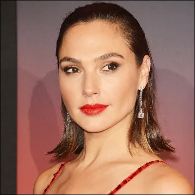Quel est le nom de cette actrice révélée dans "Wonder Women" et "Justice League" ?