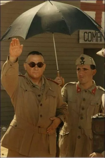 En 1985, il est Oscar Pilli dans ce film ...