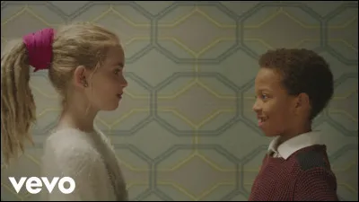 Il l'aime à la folie, "French Kiss". De qui parle-t-on ?