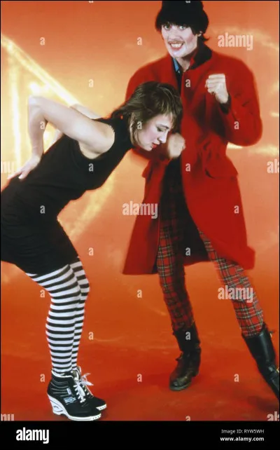 Les Rita Mitsouko le supplient de leur dire oui. De qui parle-t-on ?