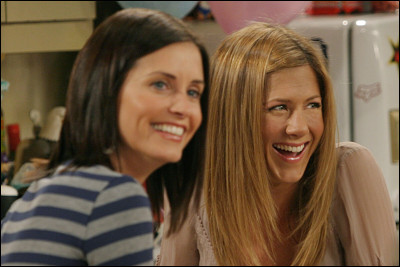 Au début de la série, Rachel demande à Monica si elle peut s'installer chez elle. Pourquoi ?