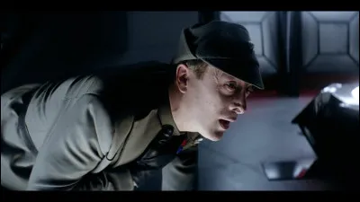 Combien d'officiers impériaux Dark Vador étrangle-t-il (à mort) au total ?