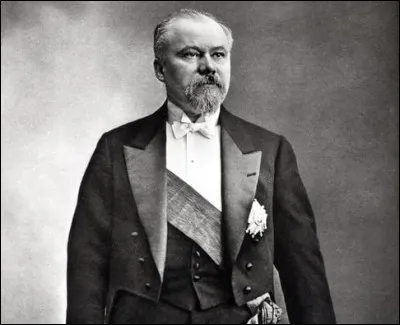 Et comme l'on sait recevoir en Quercy, quel était le fromage au menu du banquet lors de la venue de Poincaré dans le Lot, en 1913 ?