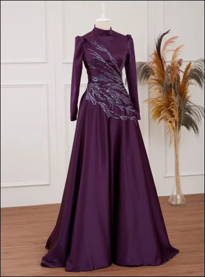 Quelle est la couleur de la robe d'Hermione lors du mariage de Bill et Fleur ?