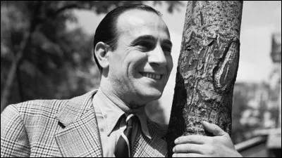 Qui est cet homme né à Ajaccio en 1907, une des premières idoles de la chanson française ?