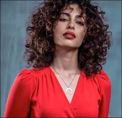 Elle est amoureuse de Guzmán dans ''Elite''. C'est...