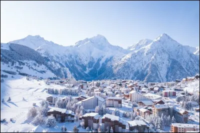 Sur combien de pays les Alpes sétendent-elles ?