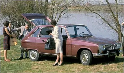 Cette berline déjoua la concurrence lors de sa sortie en 1965. Elle était la seule à proposer un hayon arrière dans cette catégorie.