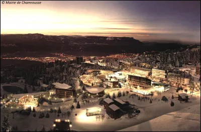 Quelle est la ville la plus proche de la station de Chamrousse ?