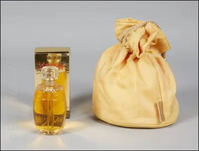 À qui appartient l'eau de toilette "Yvresse" ?