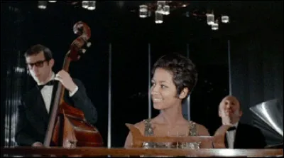 Quel acteur célèbre jouait dans le film "Le Samouraï" ?