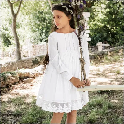 Ta famille t'invite au mariage de ta cousine mais tu ne t'entends pas du tout avec elle. Que fais-tu ?