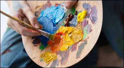 Il est pass&eacute; du dada&iuml;sme au surr&eacute;alisme.