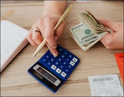 Vrai ou faux ? Aux yeux de l'Observatoire de l'inégalité, le seuil de richesse est fixé à 2 500 euros nets pour une personne seule.