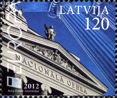 Et comment louper l'imposant opéra de sa capitale ! Celle-ci est d'ailleurs le verlan du prénom d'un personnage connu : lequel ?