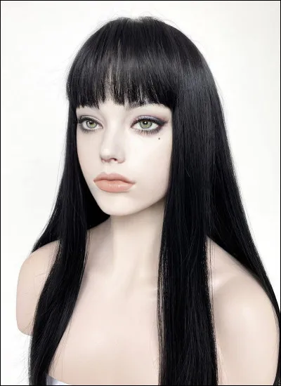 Tomie est une adolescente.