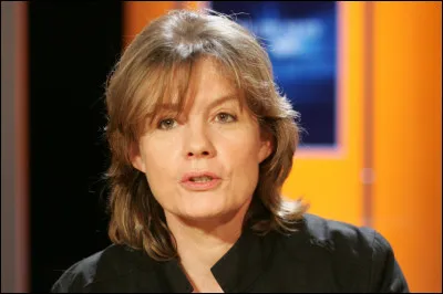 Quel est le genre de littérature que produit l'écrivaine Fred Vargas ?