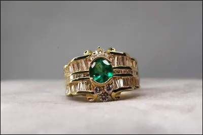 De quelle couleur est l'émeraude ?