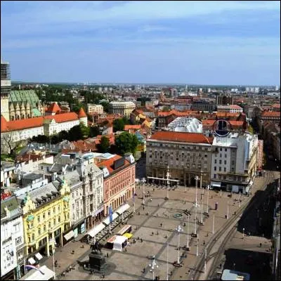 Quelle capitale d�Europe de l�Est, dont les habitants encouragent le club de football du Dinamo, a pour place centrale la place Ban-Jelačić ?