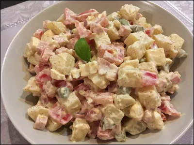 Laquelle de ces salades est à base de pommes de terre" ?