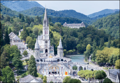 Quel est le nom des habitants de Lourdes ?