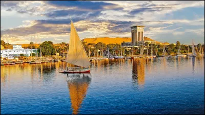 Sur quel continent se trouve la ville de Louxor ?