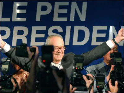 Dans les années 2000, il se rapproche d'un autre parti. 
Lequel est-ce ?